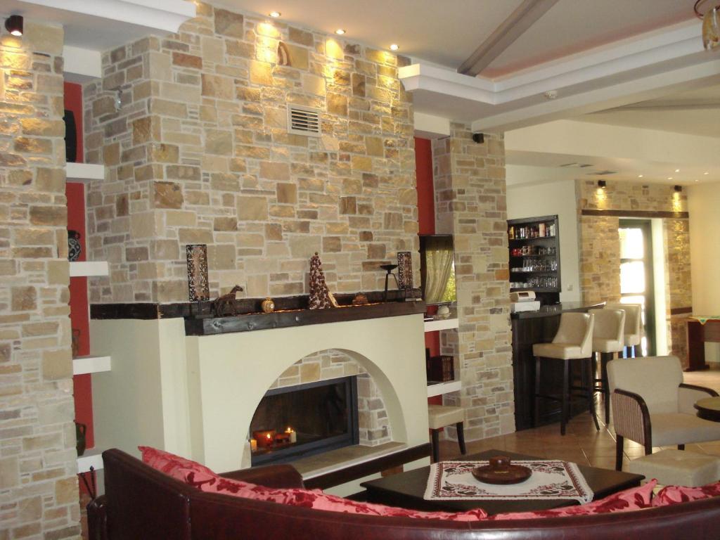 Evzin Hotel Loutraki  Exterior photo