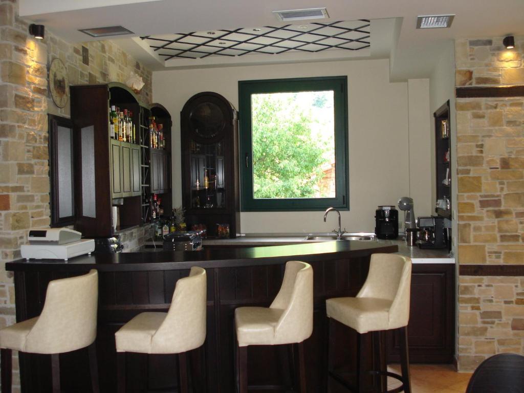 Evzin Hotel Loutraki  Exterior photo